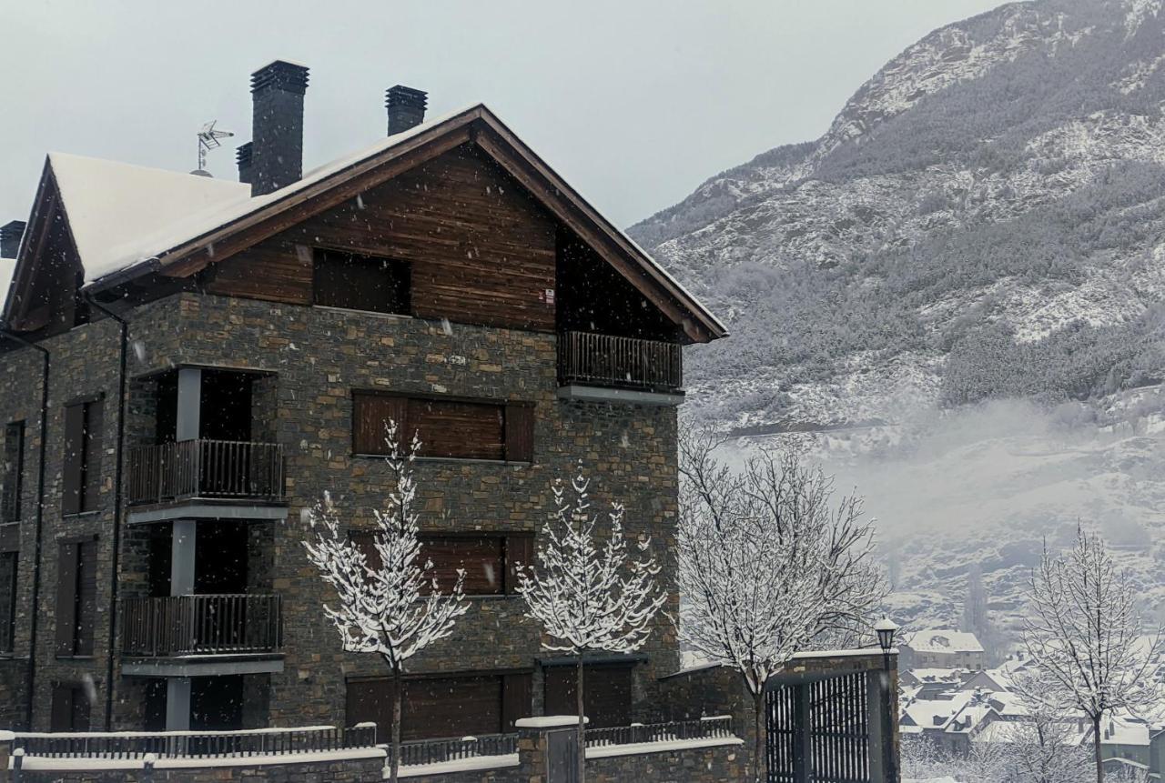 Pleta Del Mon Atico Lägenhet Benasque Exteriör bild