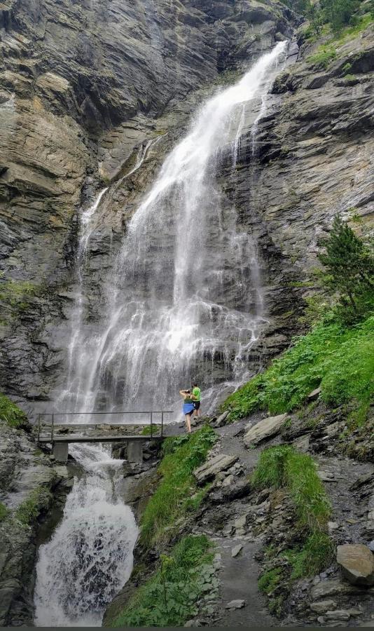 Pleta Del Mon Atico Lägenhet Benasque Exteriör bild