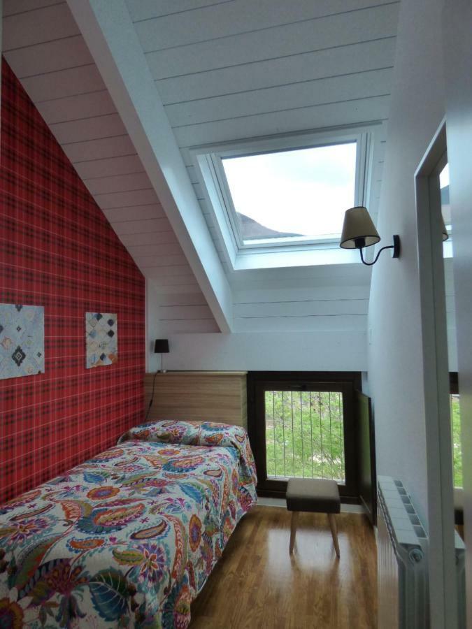 Pleta Del Mon Atico Lägenhet Benasque Exteriör bild